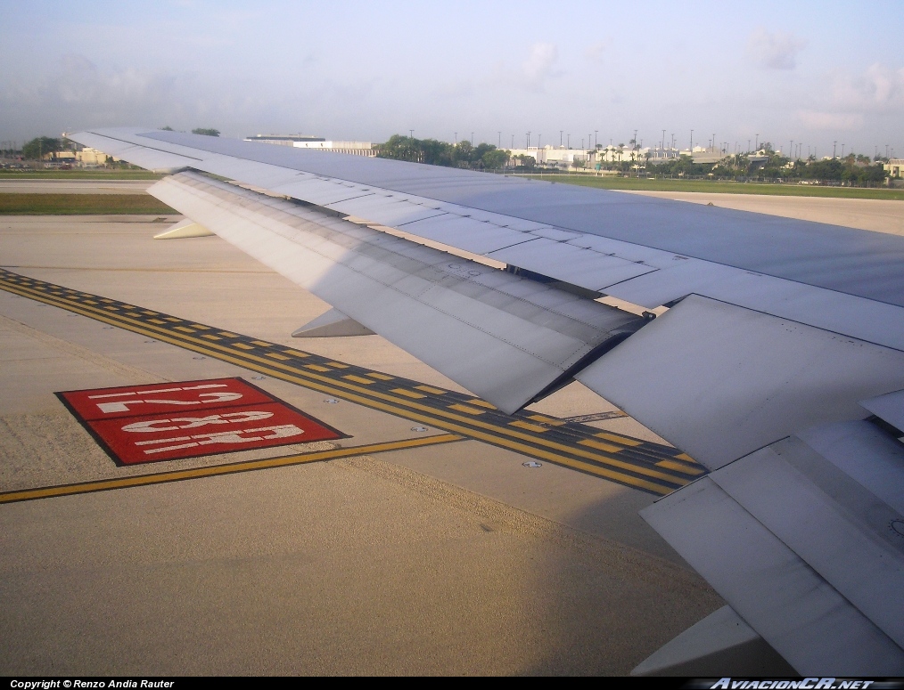 CC-CCZ - Boeing 767-383(ER) - LAN Chile