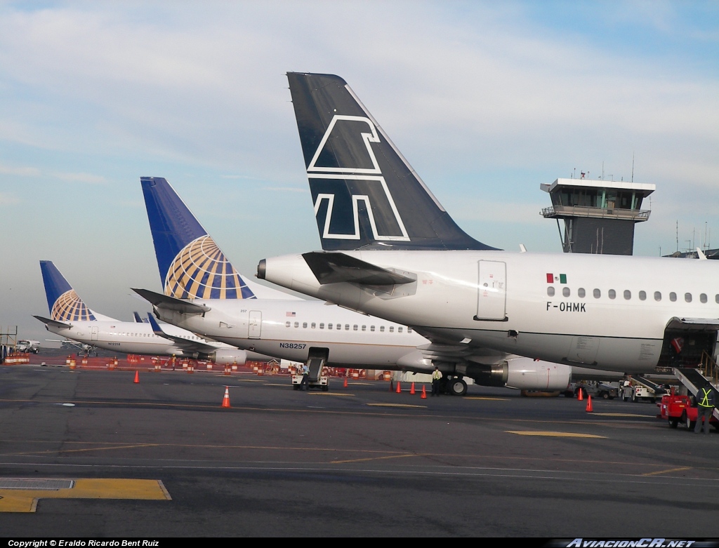 F-OHMK - Airbus A320-231 - Mexicana