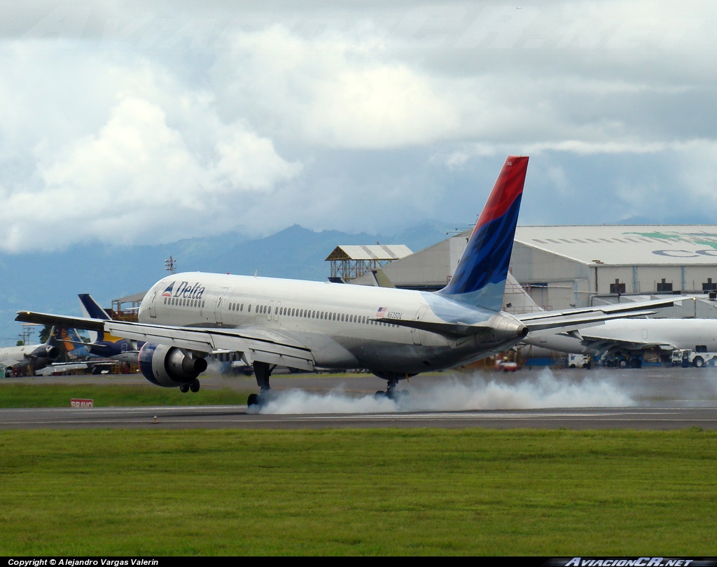 N635DL - B757-232 - Delta Air Lines