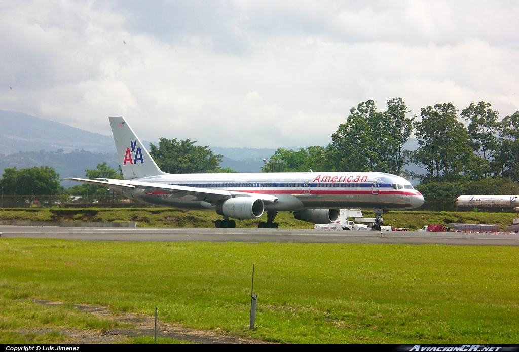 N674AN - Boeing 757-223 - American Airlines