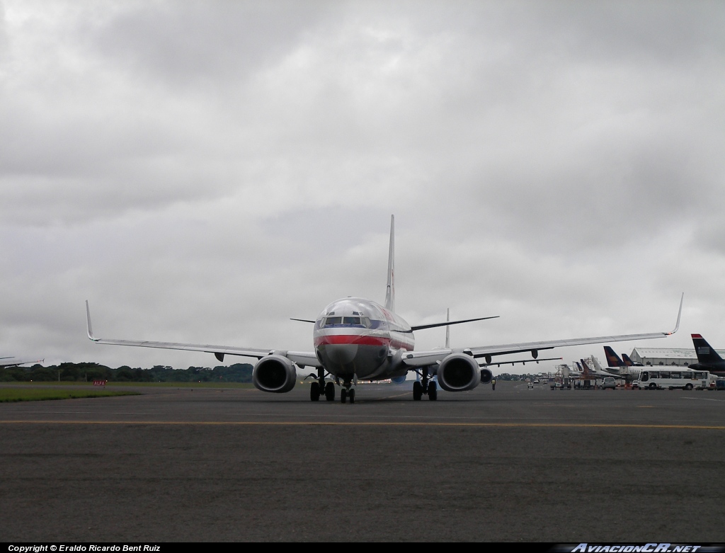 N915AN - Boeing 737-823 - American Airlines