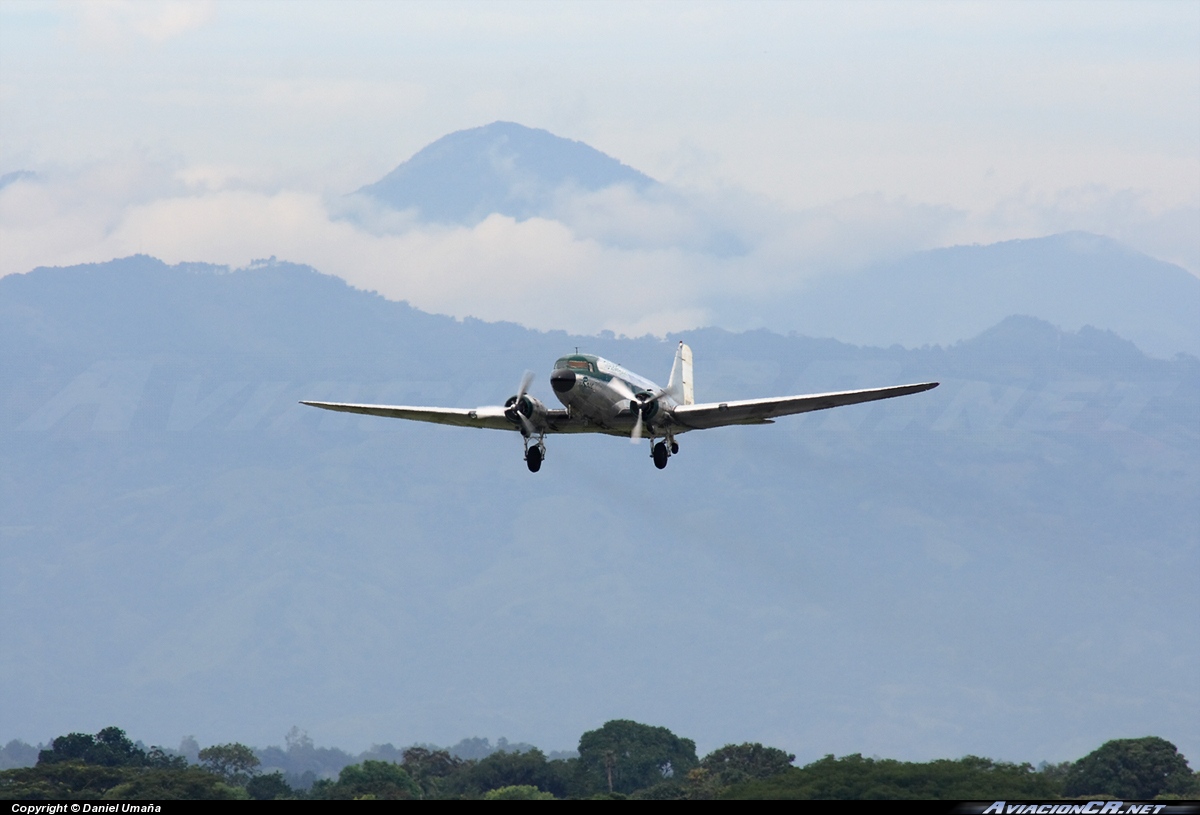 N101KC - Douglas DC-3 - Privado