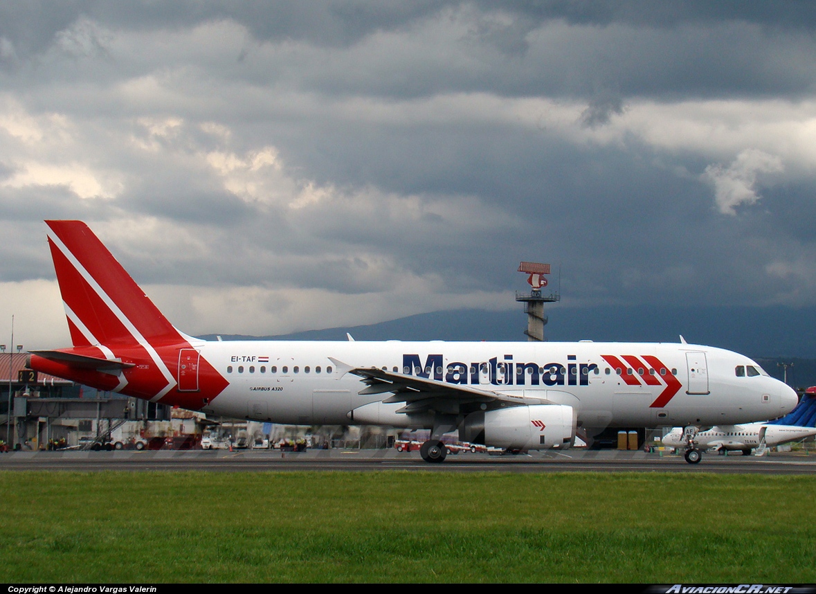 EI-TAF - Airbus A320-233 - Martinair