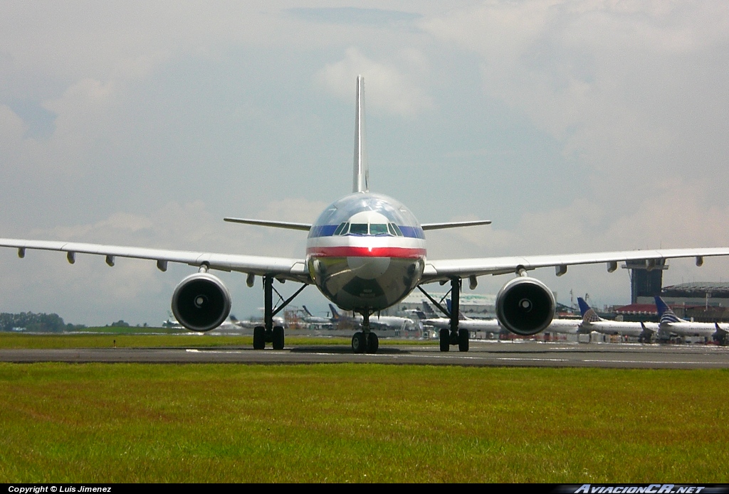 N7055A - Airbus A300B4-605R - American Airlines