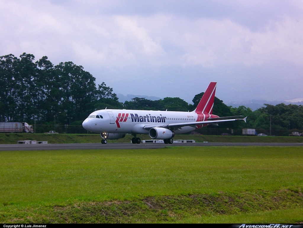 EI-TAF - Airbus A320-233 - Martinair