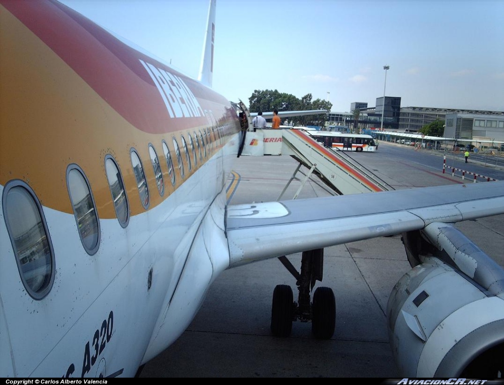 EC-FNR - Airbus A320-211 - Iberia