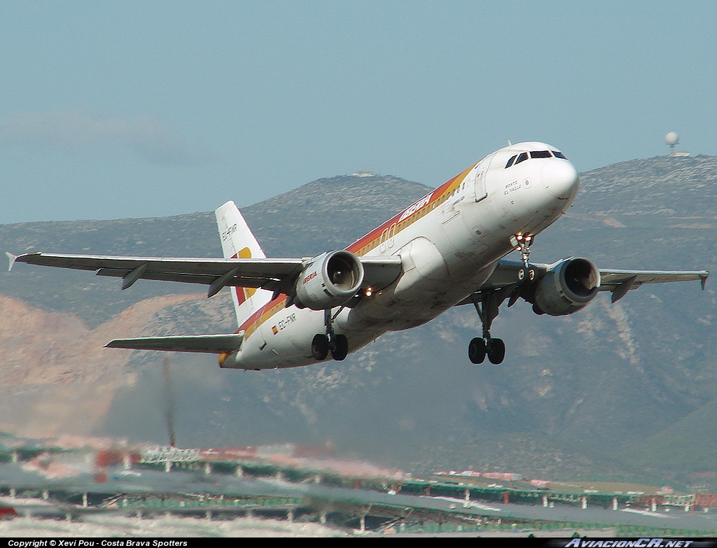 EC-FNR - Airbus A320-211 - Iberia