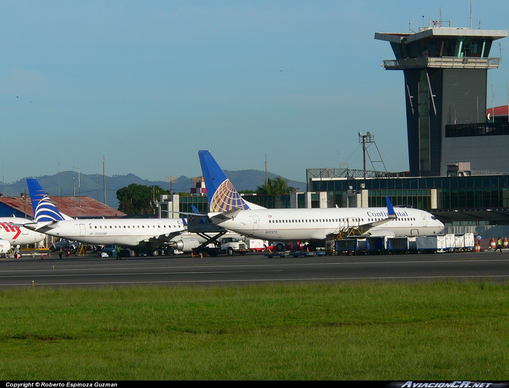 N37273 - Boeing 737-824 - Continental Airlines