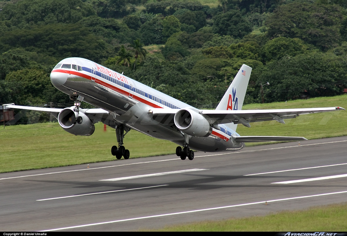 N199AN - Boeing 757-223 - American Airlines