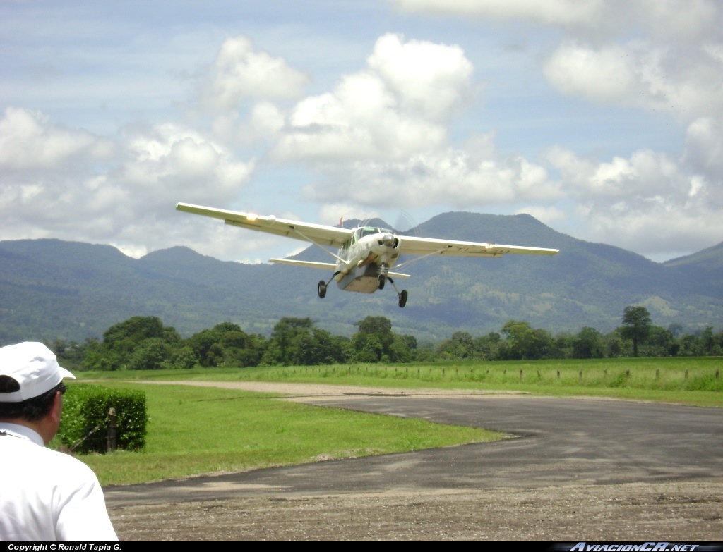 TI-AZU - Cessna 208B Grand Caravan - SANSA - Servicios Aereos Nacionales S.A.