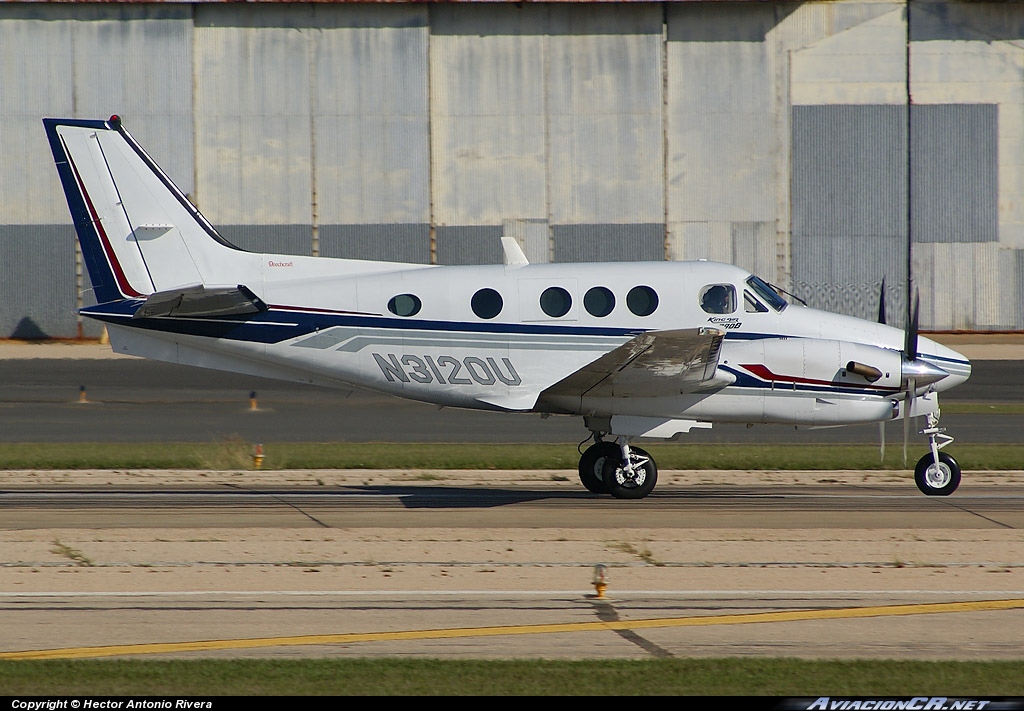 N312OU - Beech C90B King Air - Privado