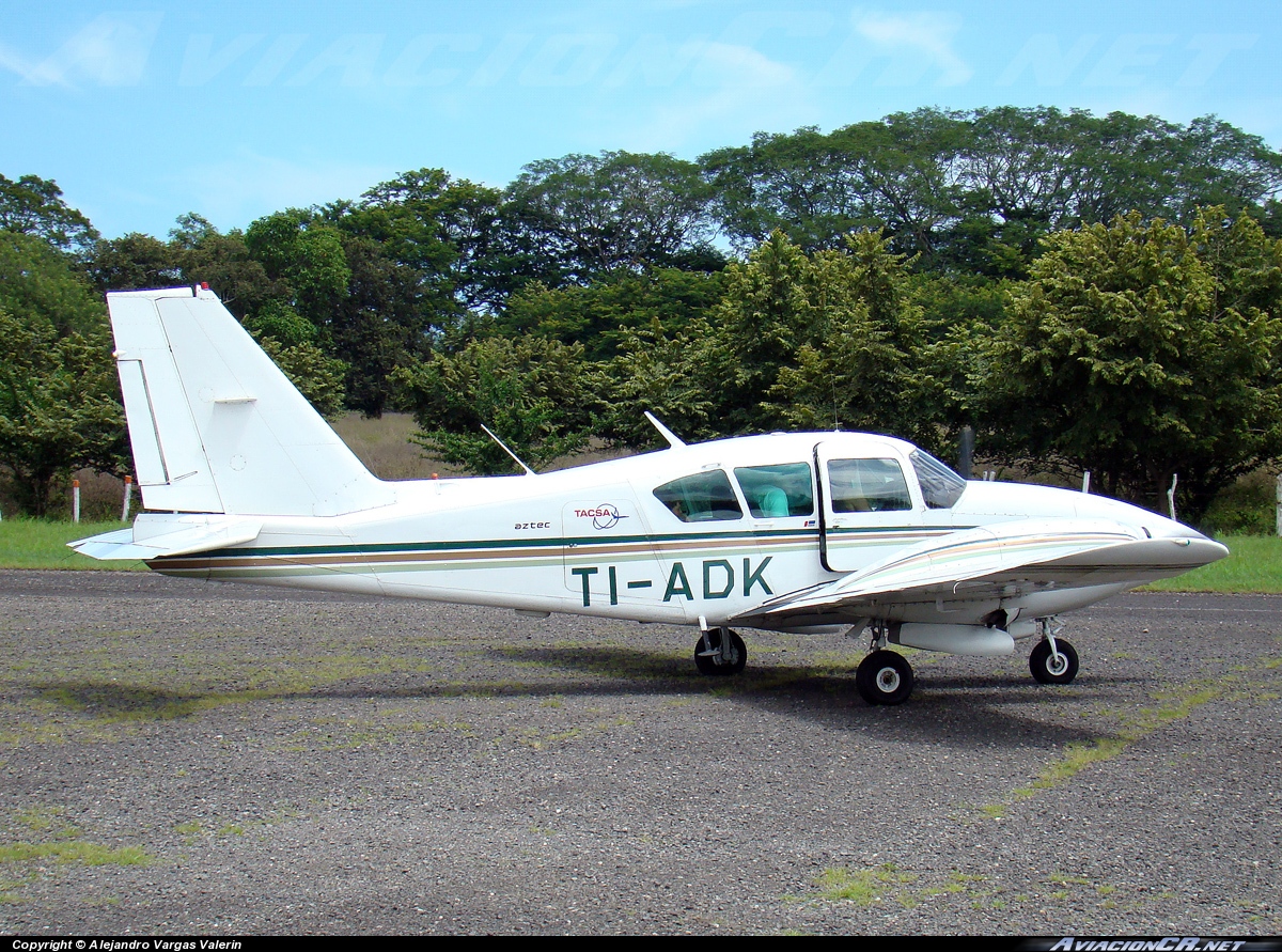 TI-ADK - Piper PA-23-250 Aztec C - TACSA