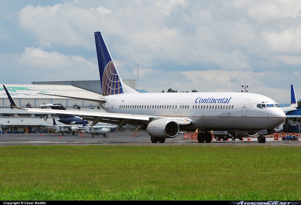 N33264 - Boeing 737-824 - Continental Airlines