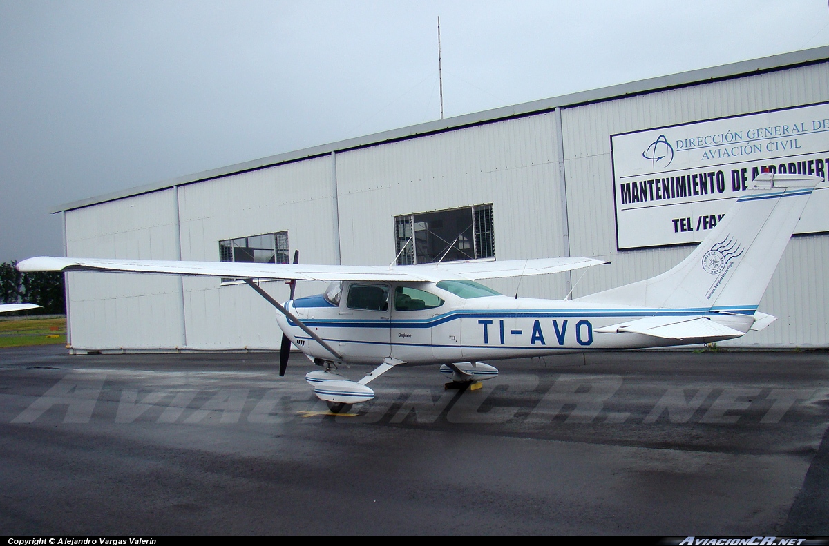 TI-AVO - Cessna 182P Skylane - Aerotour