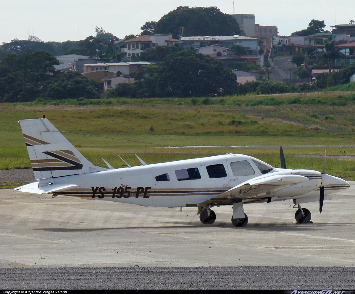 YS-195-PE - Piper PA-34-200T Seneca II - Privado