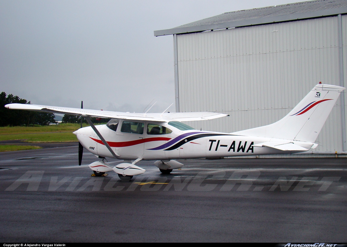 TI-AWA - Cessna 182 - AENSA
