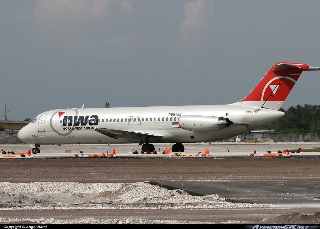 N8979E - McDonnell Douglas DC-9-15-31 - Northwest Airlines