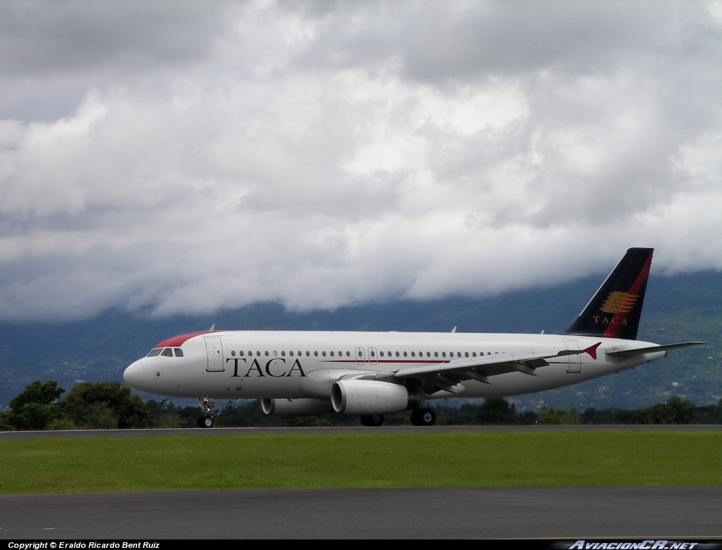 N494TA - Airbus A320-233 - TACA