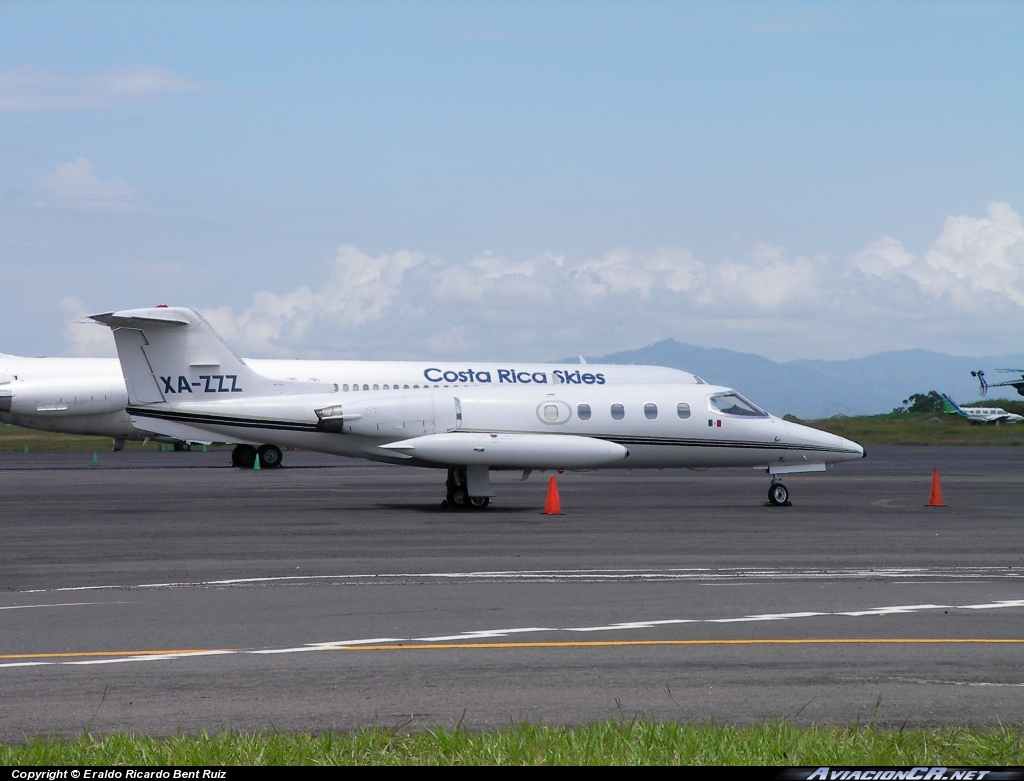 XA-ZZZ - Learjet 25D - Privado