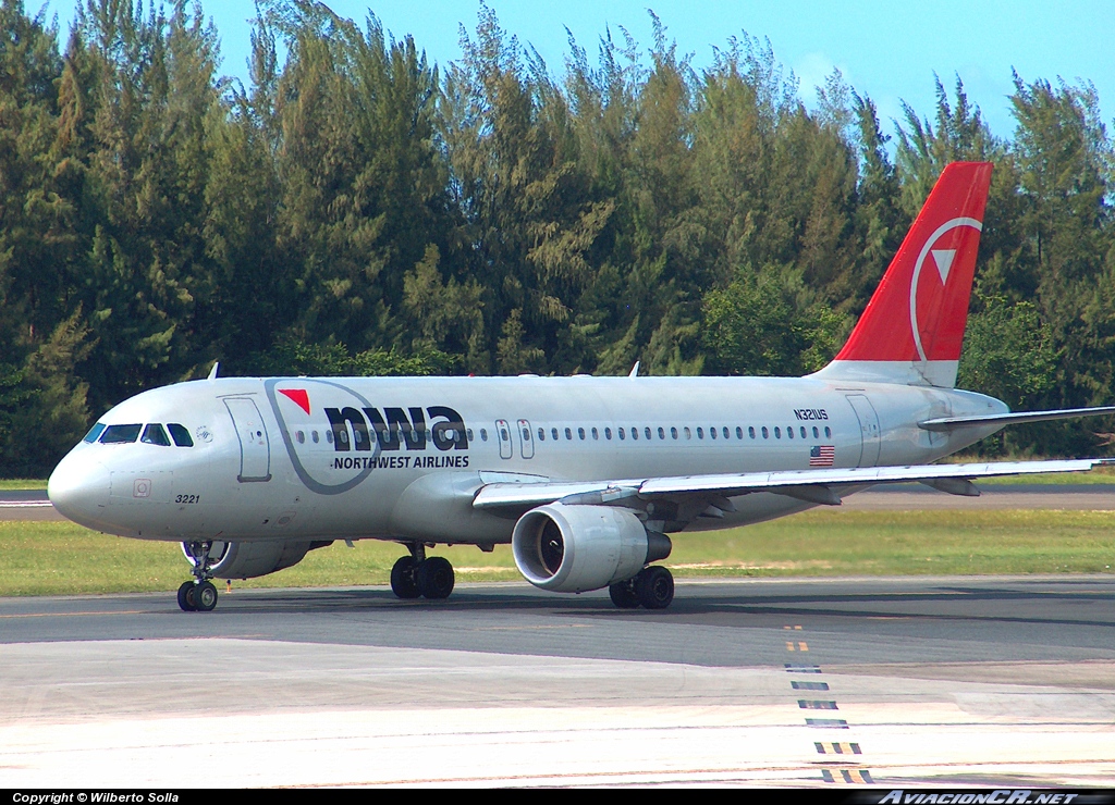 N321US - Airbus A320-211 - Northwest Airlines