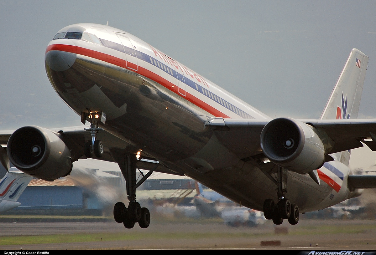 N11060 - Airbus A300B4-605R - American Airlines