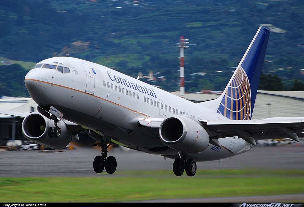 N17719 - Boeing 737-724 - Continental Airlines