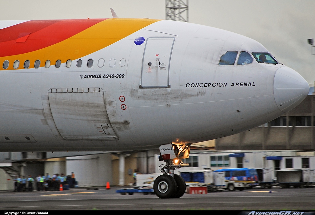 EC-GLE - Airbus A340-313 - Iberia