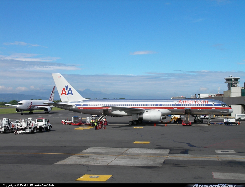 N606AA - Boeing 757-223 - American Airlines