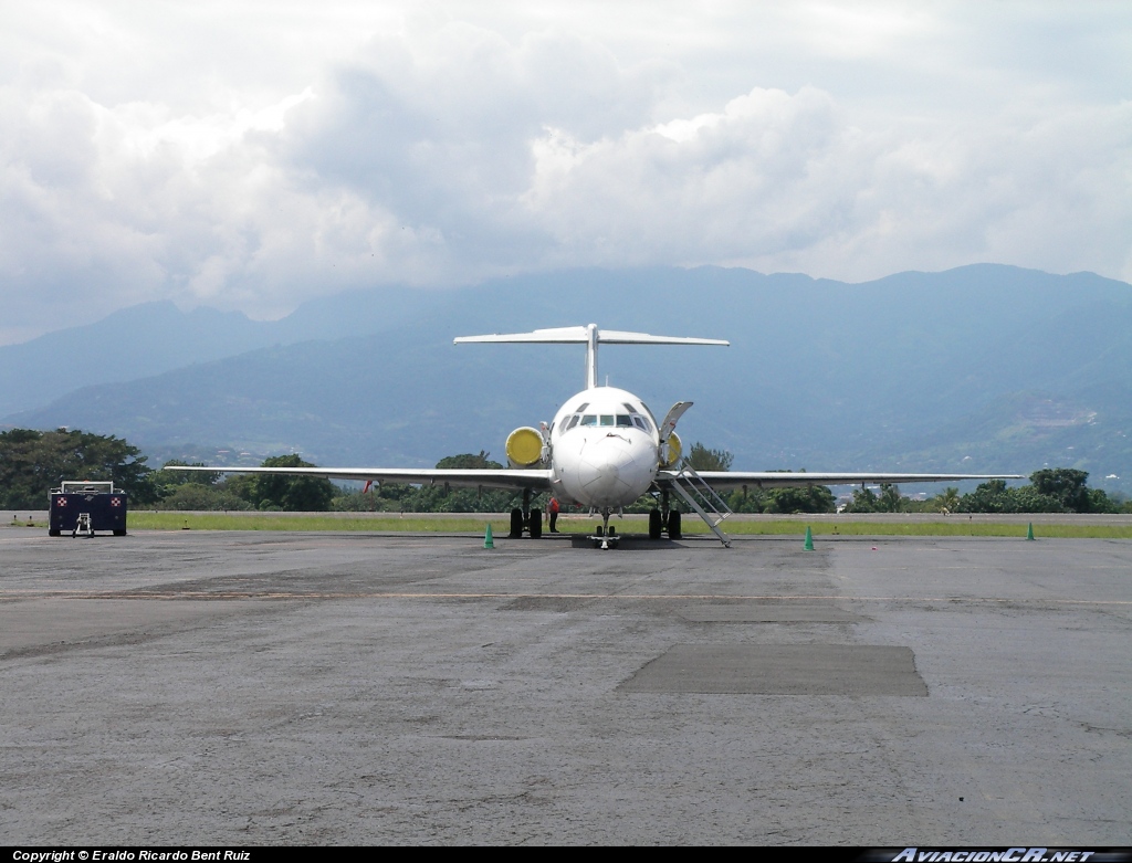 TI-BBH - McDonnell Douglas MD-82 - Costa Rica Skies