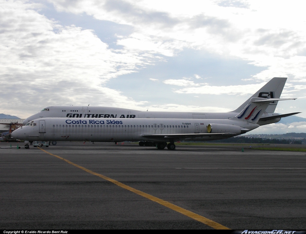 TI-BBH - McDonnell Douglas MD-82 - Costa Rica Skies