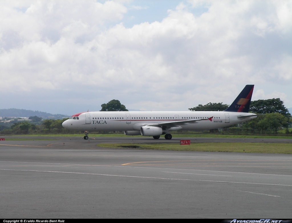 N464TA - Airbus A320-233 - TACA