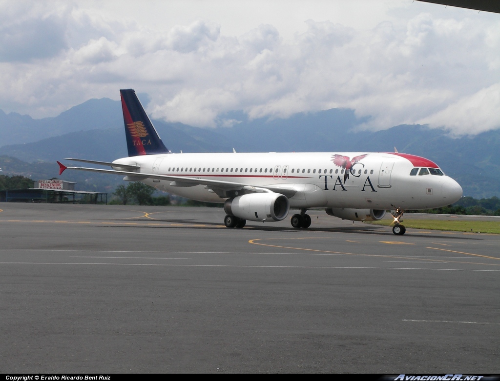 N493TA - Airbus A320-233 - TACA