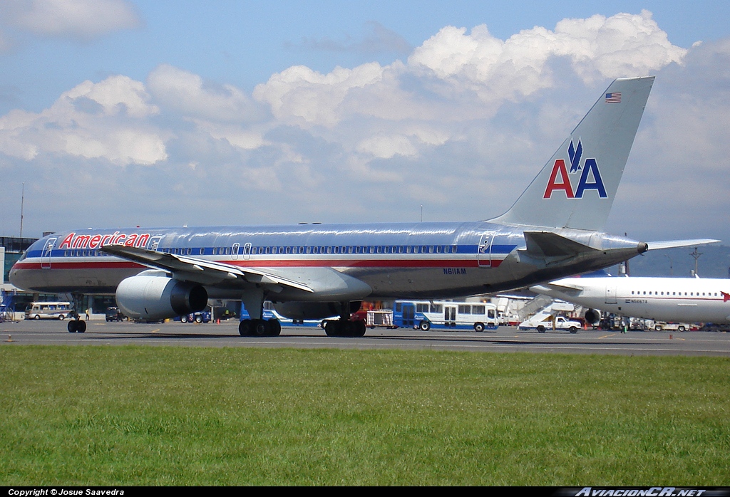 N611AM - Boeing 757-223 - American Airlines