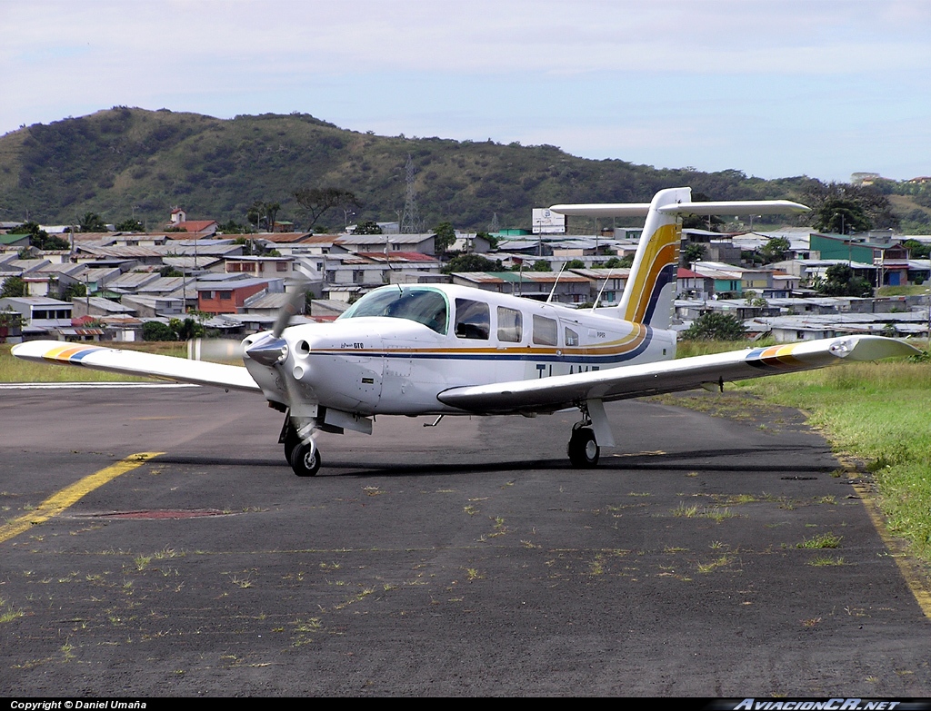 TI-AMT - Piper PA-32RT-300 Lance II - Privado