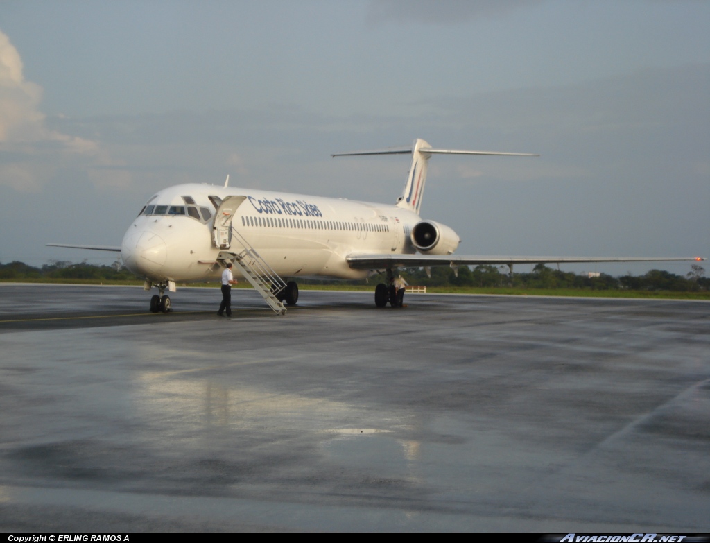 TI-BBH - McDonnell Douglas MD-82 - Costa Rica Skies