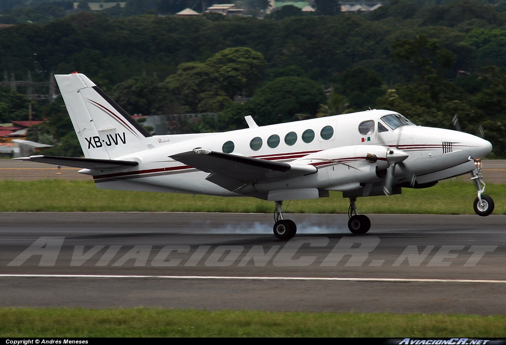 XB-JVV - Beechcraft A100 King Air - Privado