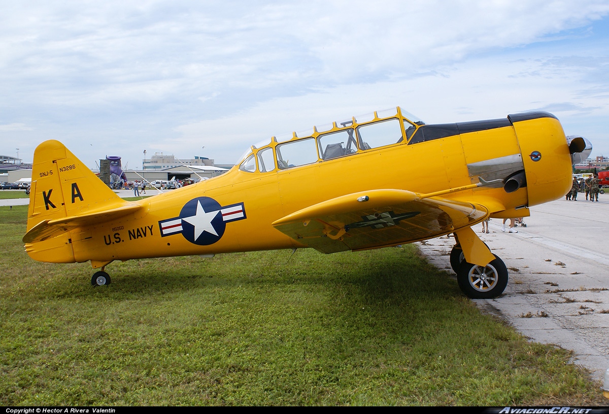 N3286 - North American SNJ-5 - Privado