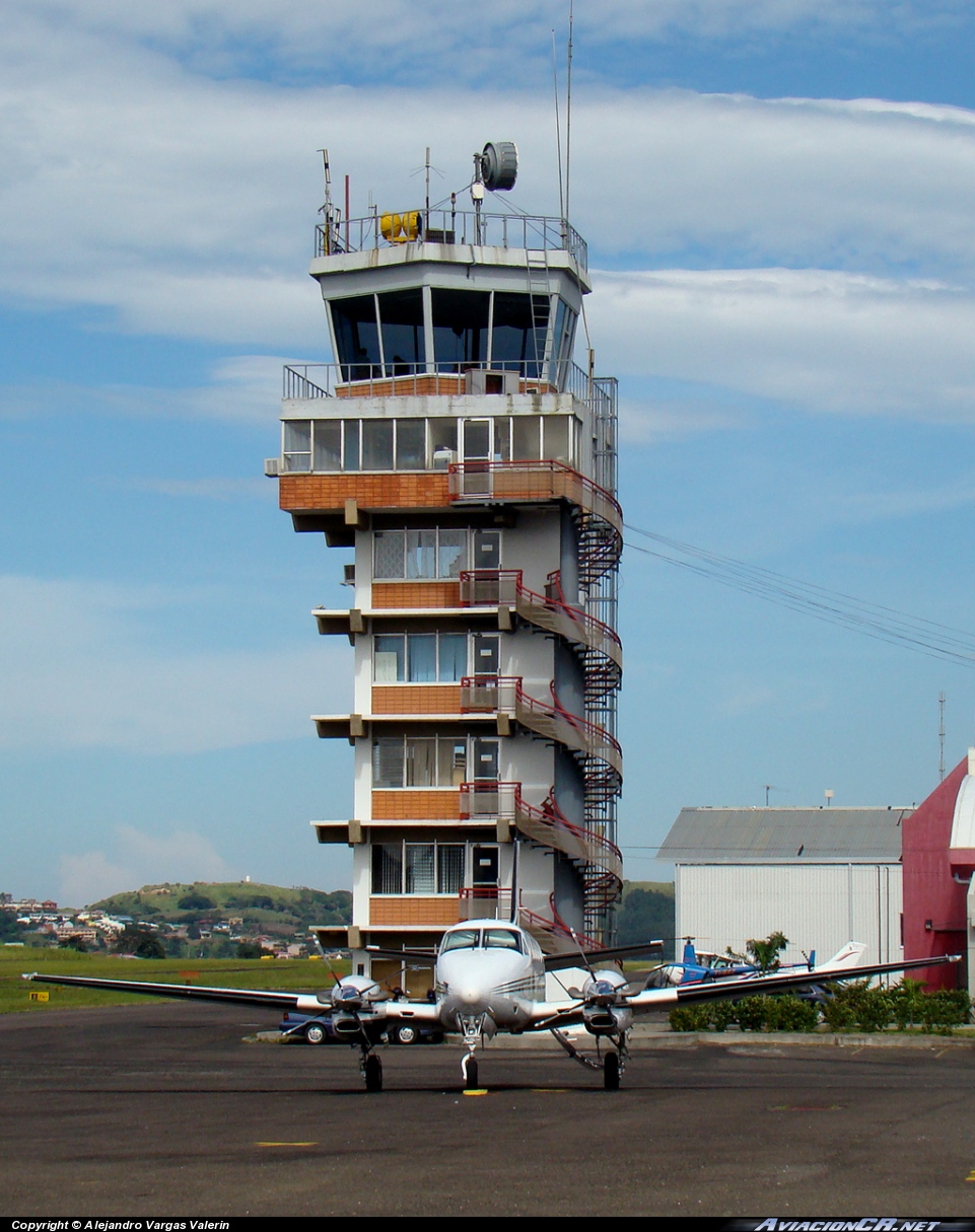 MRPV - Aeropuerto - Torre de Control