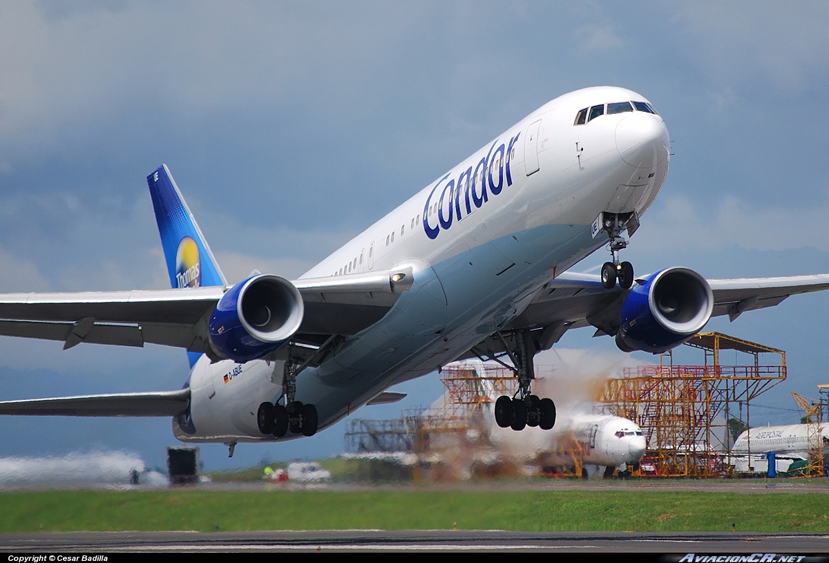 D-ABUE - Boeing 767-330/ER - Condor