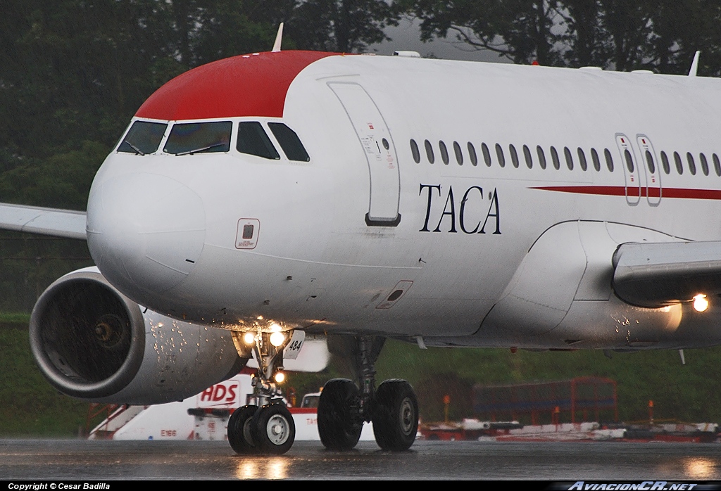 N484TA - Airbus A320-233 - TACA