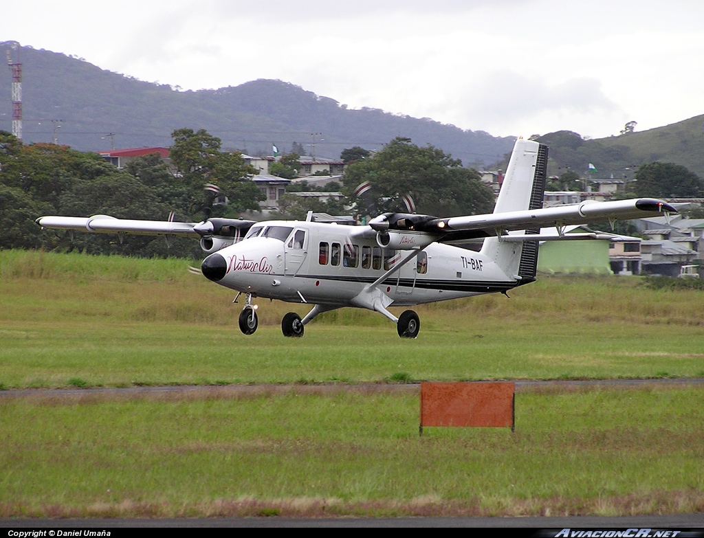 TI-BAF - De Havilland Canada DHC-6-300 Twin Otter/Vistaliner - Nature Air