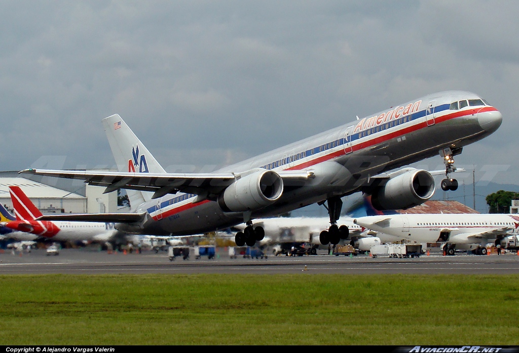 N622AA - Boeing 757-223 - American Airlines