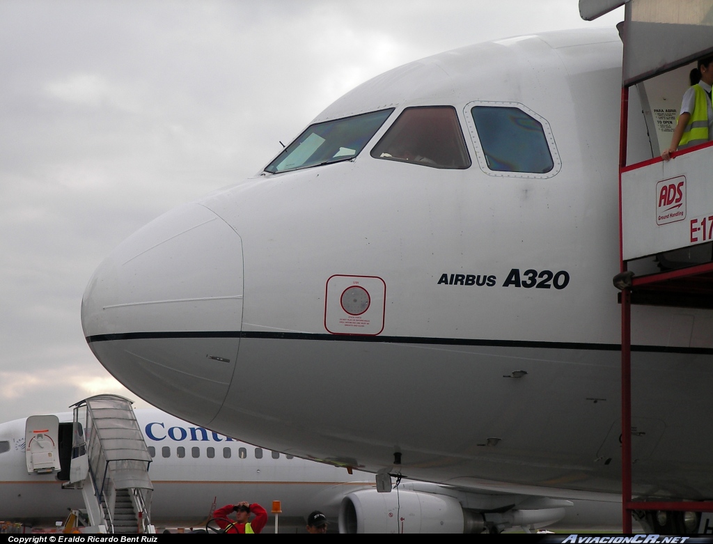 F-OHMI - Airbus A320-232 - Mexicana