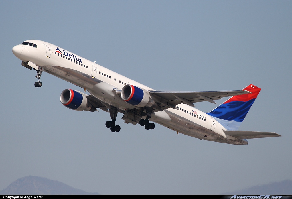 N67171 - Boeing 757-232 - Delta Air Lines