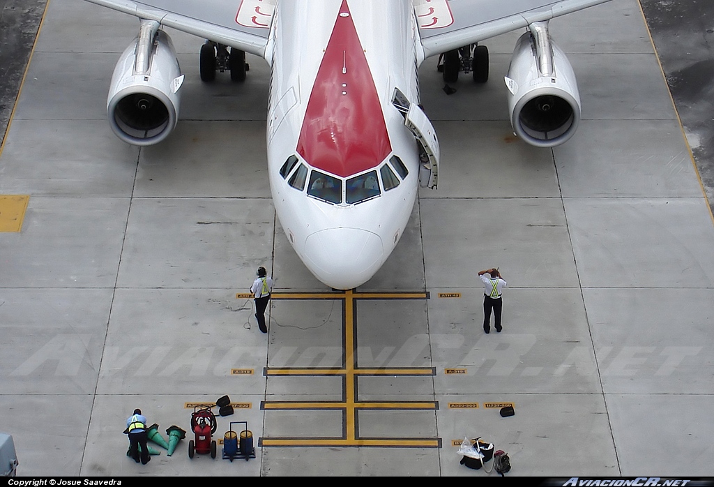 N464TA - Airbus A320-233 - TACA