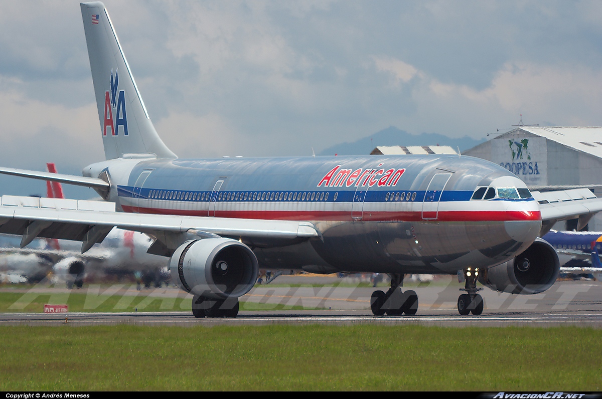 N7083A - Airbus A300B4-605R - American Airlines