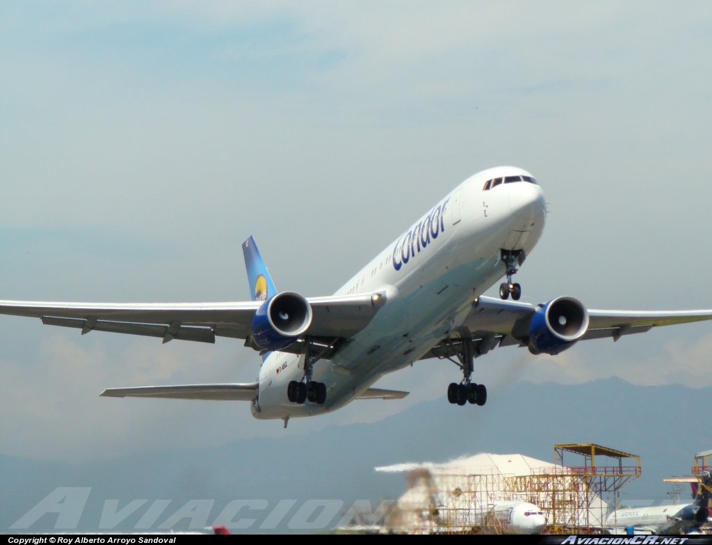 D-ABUZ - Boeing 767-330(ER) - Condor