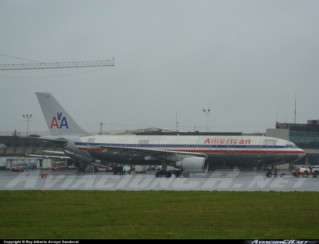 N7083A - Airbus A300B4-605R - American Airlines