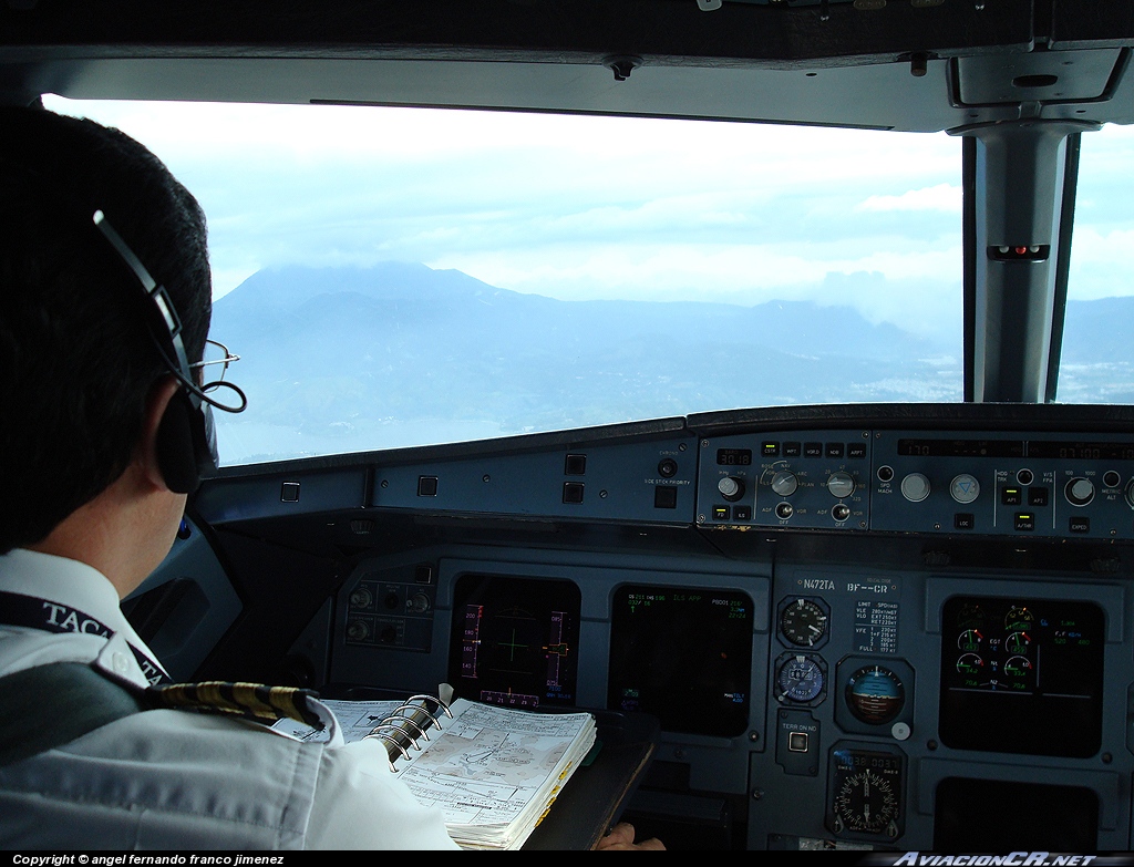 N472TA - Airbus A319-132 - TACA Perú