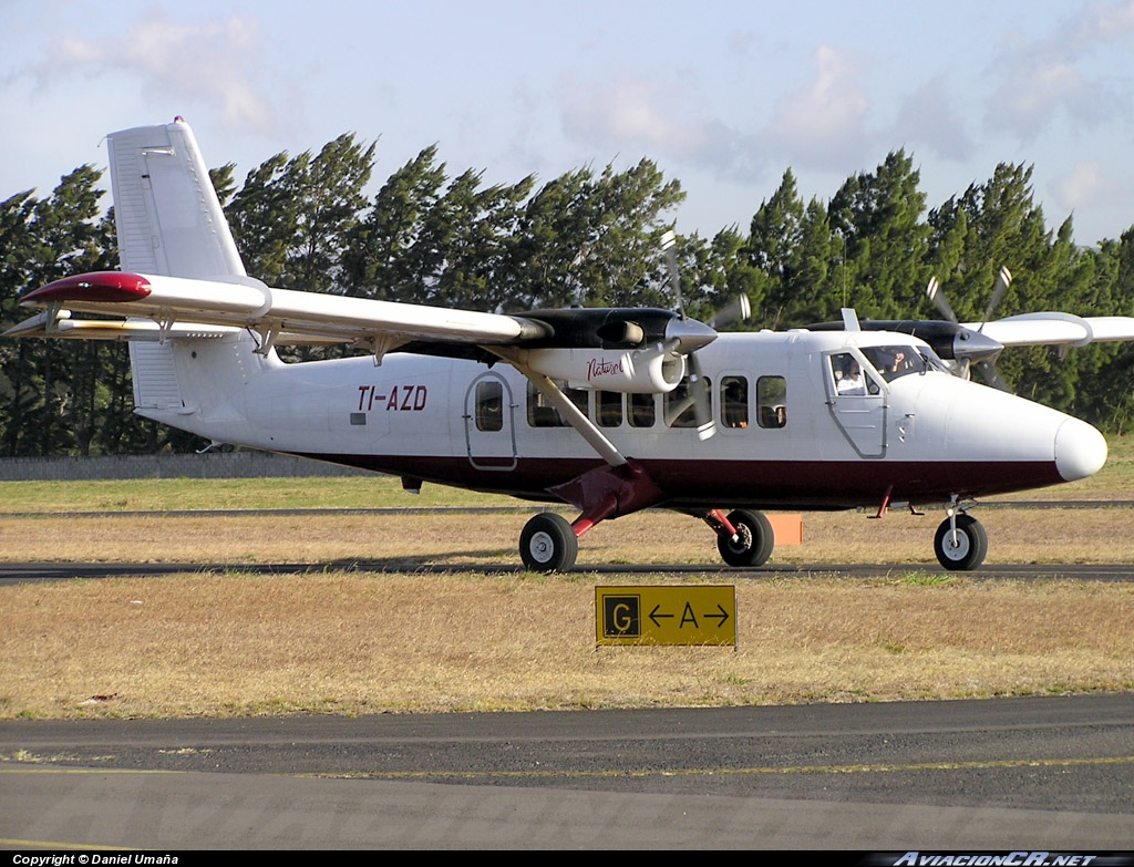 TI-AZD - De Havilland Canada DHC-6-300 Twin Otter - Nature Air